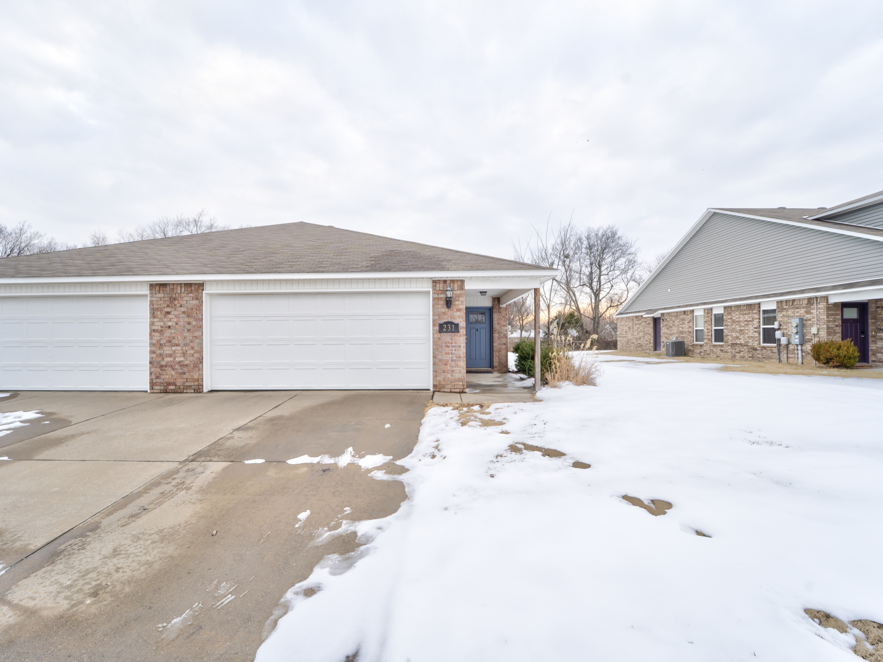 231 N Broadway Dr - 1